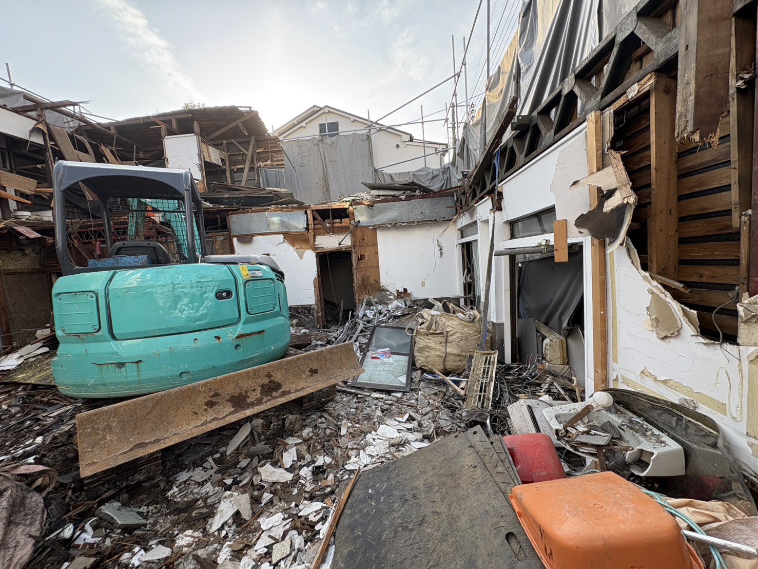 戸建て解体の新常識 アスベスト処理の重要性